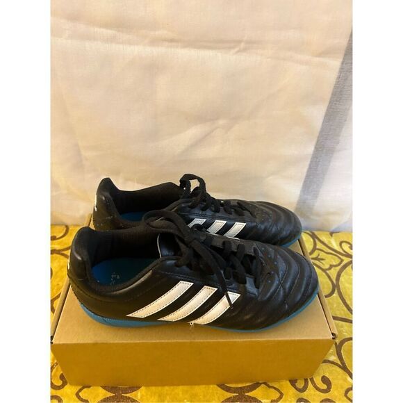 Adidas Male Youth size 4.5 indoor soccer cleats Black Blue - Picture 1 of 6